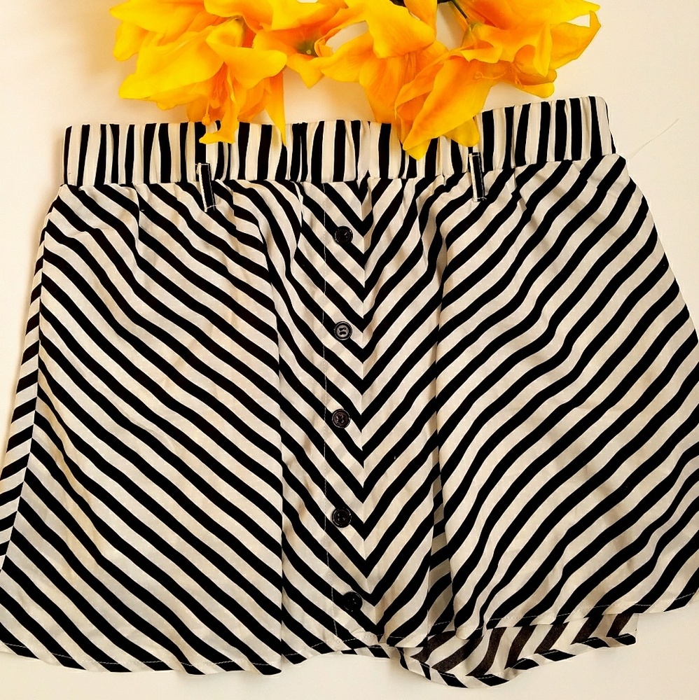 Black and White Stripe Mini Skirt